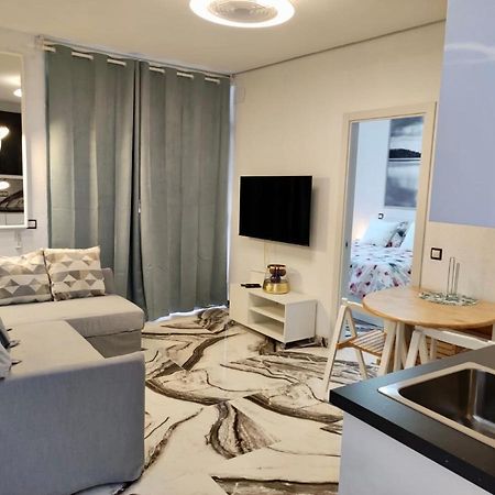 2 Bedrooms Flat + Balcony + Parking At Las Canteras Beach ラスパルマス・デ・グランカナリア エクステリア 写真