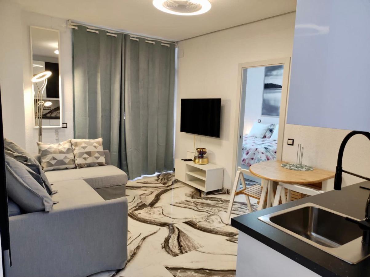 2 Bedrooms Flat + Balcony + Parking At Las Canteras Beach ラスパルマス・デ・グランカナリア エクステリア 写真