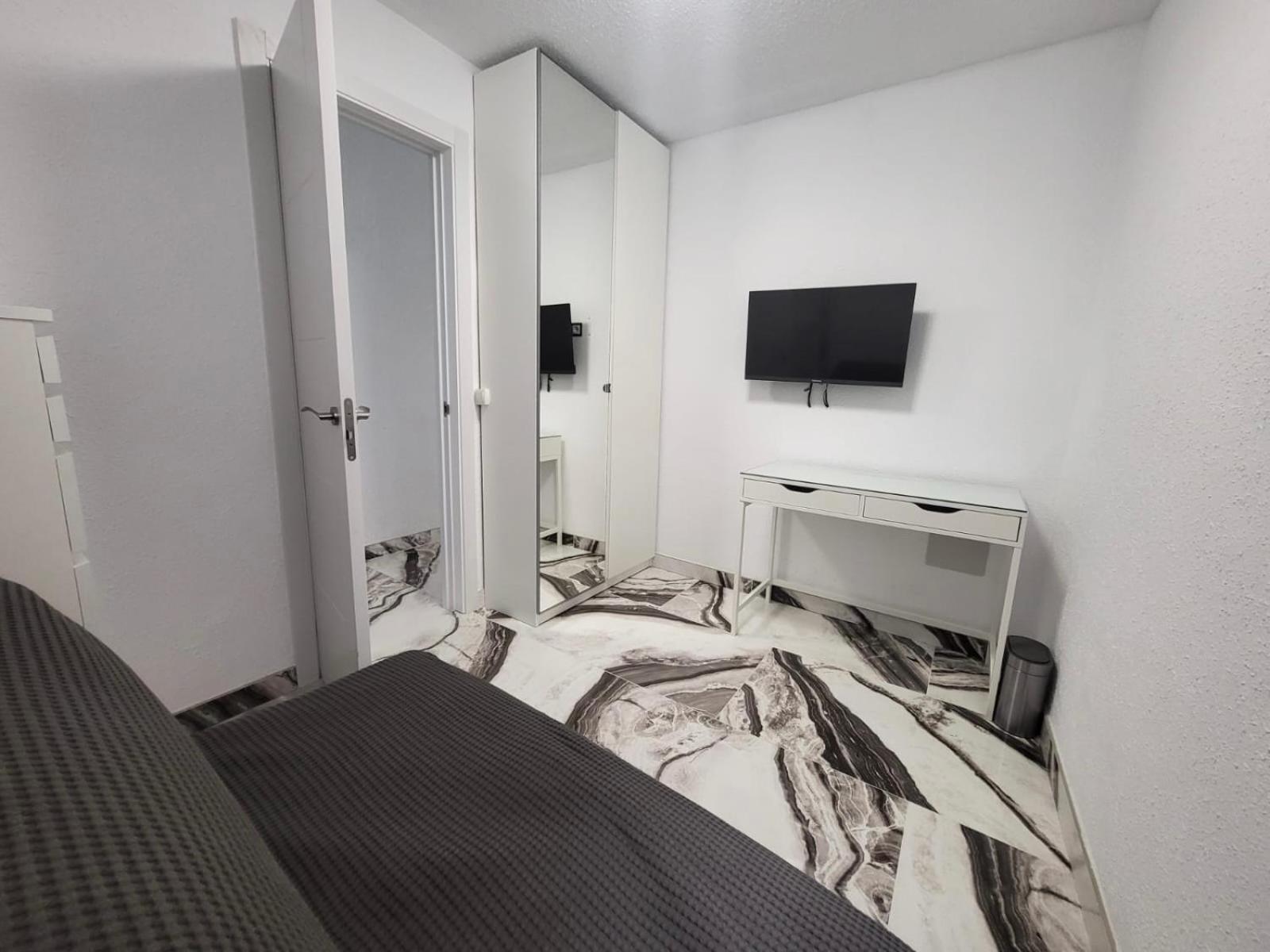 2 Bedrooms Flat + Balcony + Parking At Las Canteras Beach ラスパルマス・デ・グランカナリア エクステリア 写真