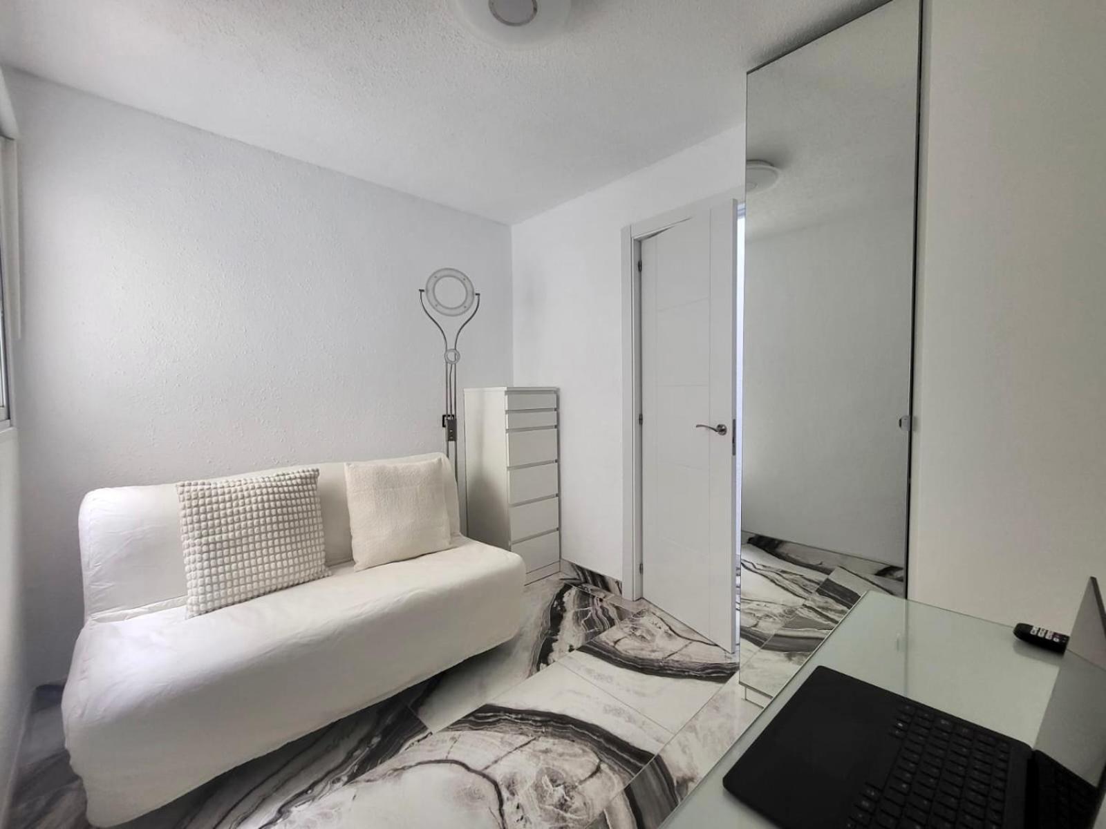 2 Bedrooms Flat + Balcony + Parking At Las Canteras Beach ラスパルマス・デ・グランカナリア エクステリア 写真
