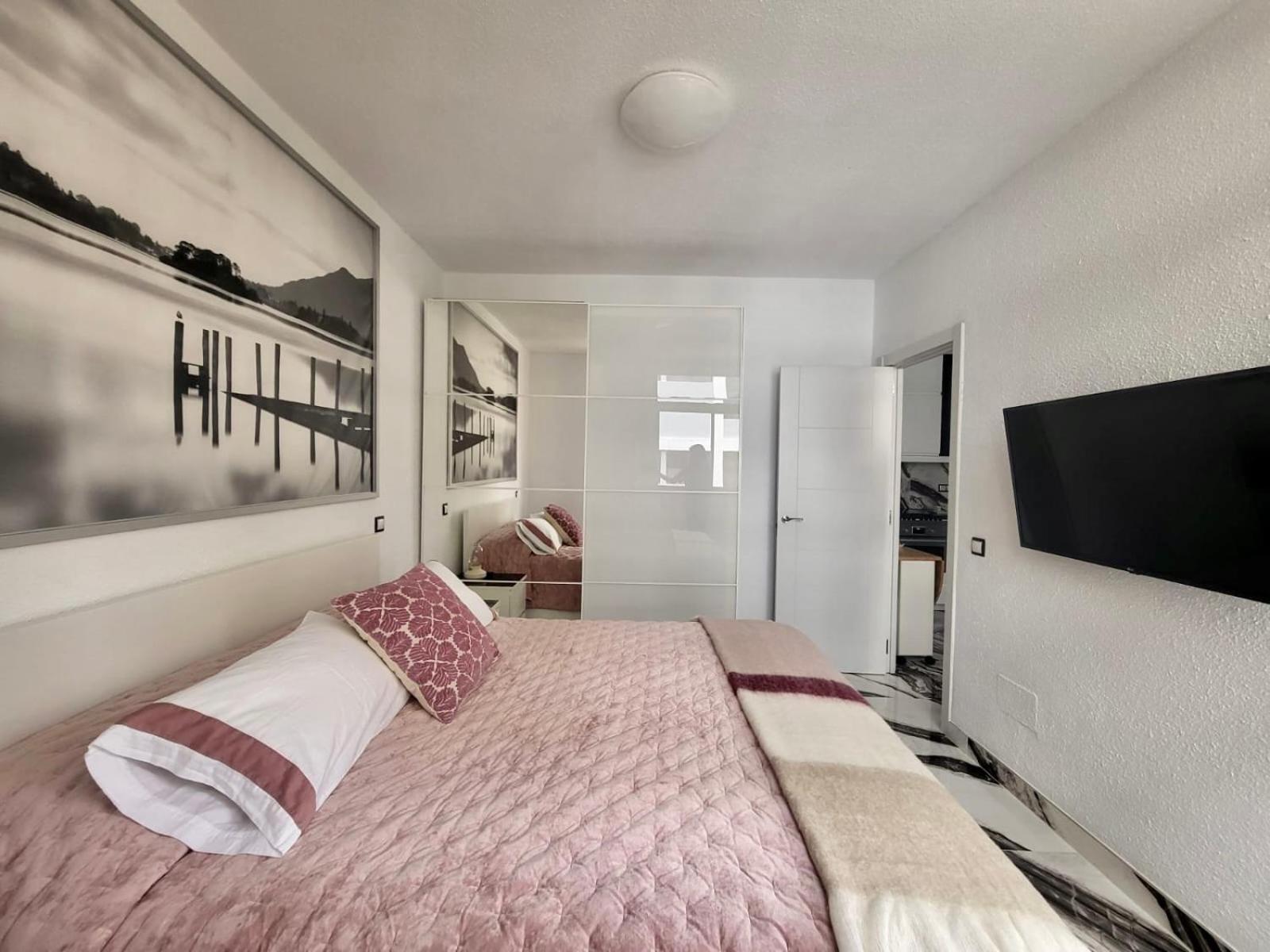 2 Bedrooms Flat + Balcony + Parking At Las Canteras Beach ラスパルマス・デ・グランカナリア エクステリア 写真