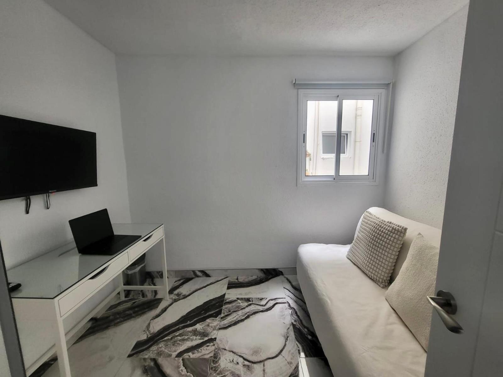 2 Bedrooms Flat + Balcony + Parking At Las Canteras Beach ラスパルマス・デ・グランカナリア エクステリア 写真